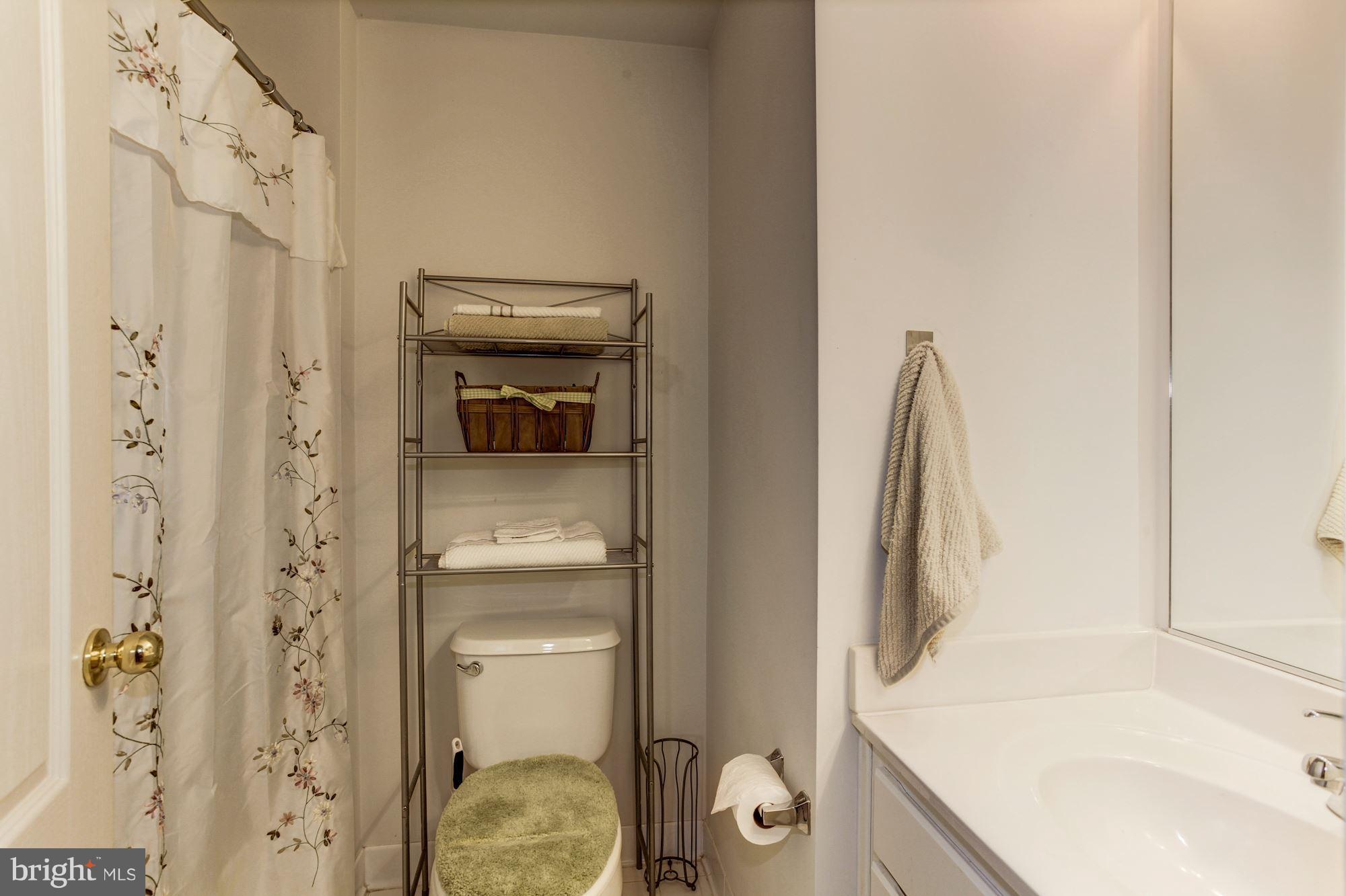 RIVER OAKS - Residential