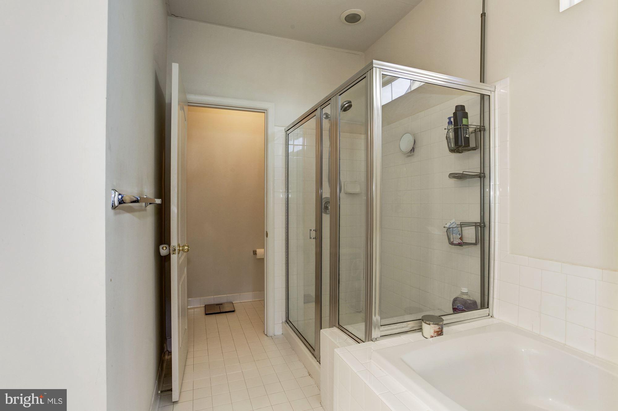 RIVER OAKS - Residential