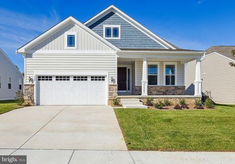 Homes For Sale - 17 Golden Raintree Court<br/> MIDDLETOWN, DE 19709