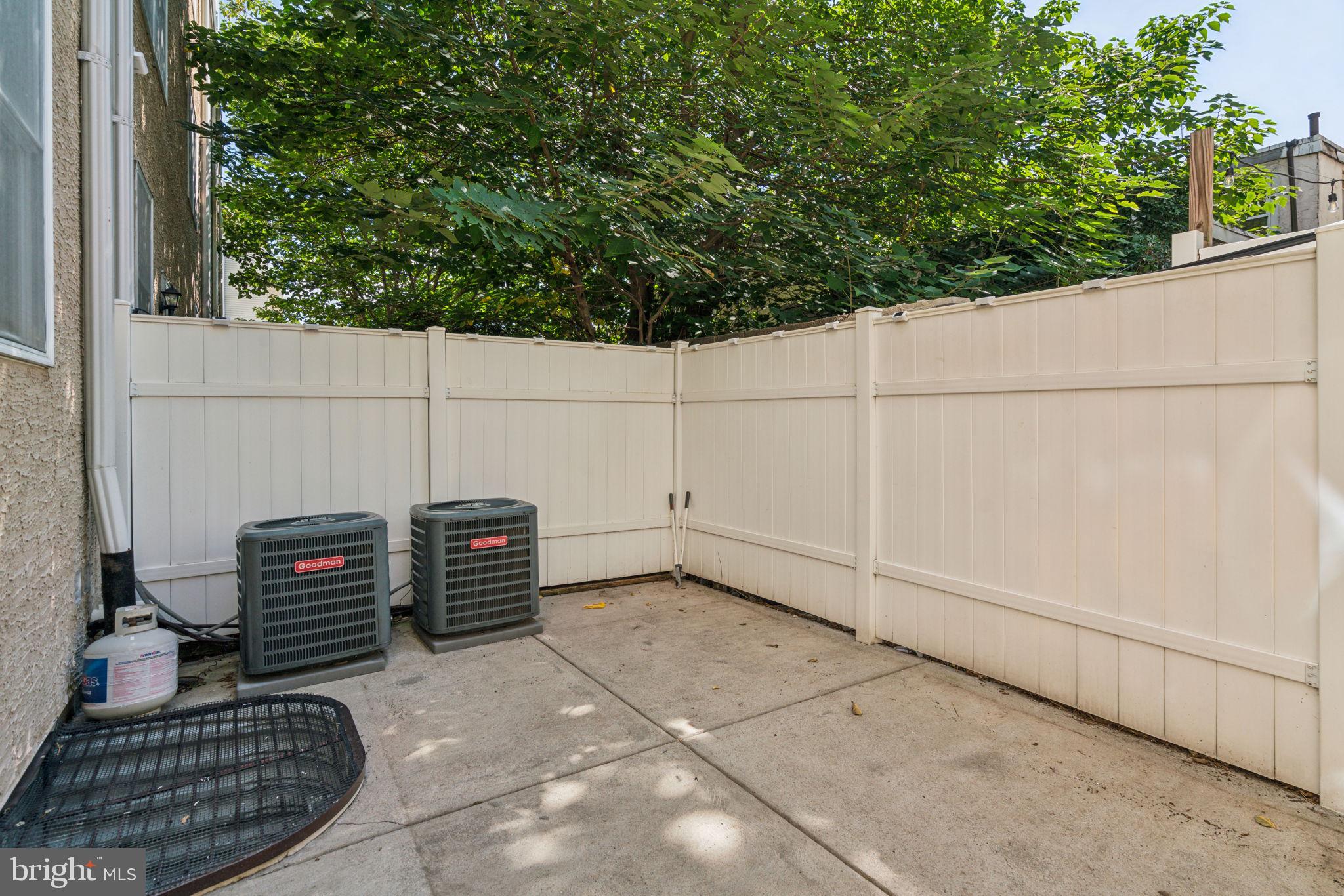 POINT BREEZE - Residential