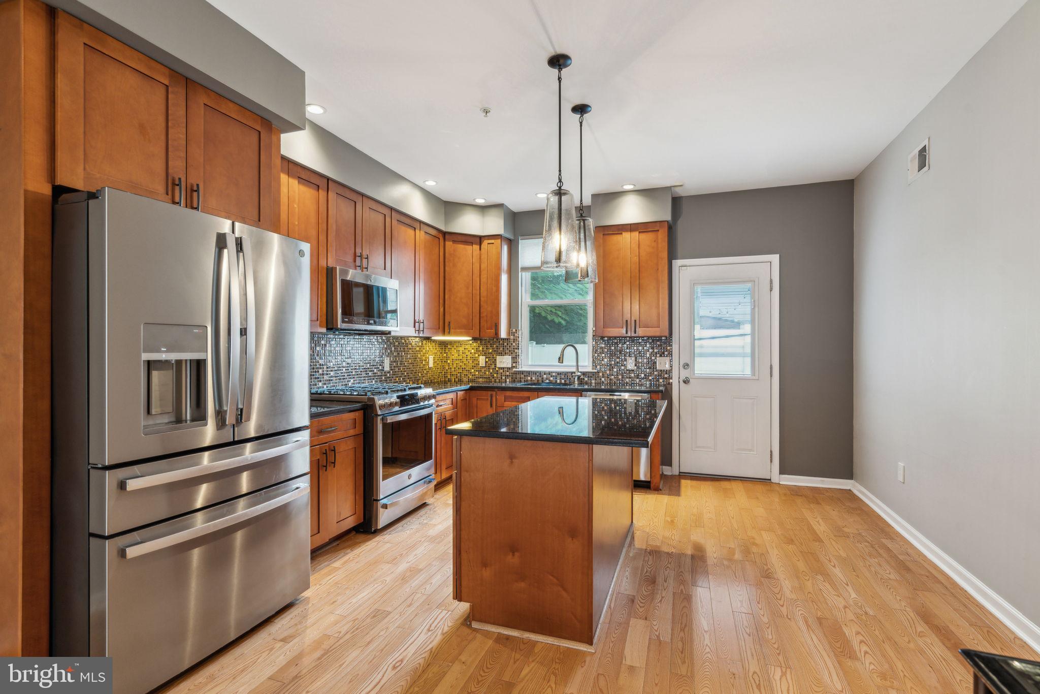 POINT BREEZE - Residential