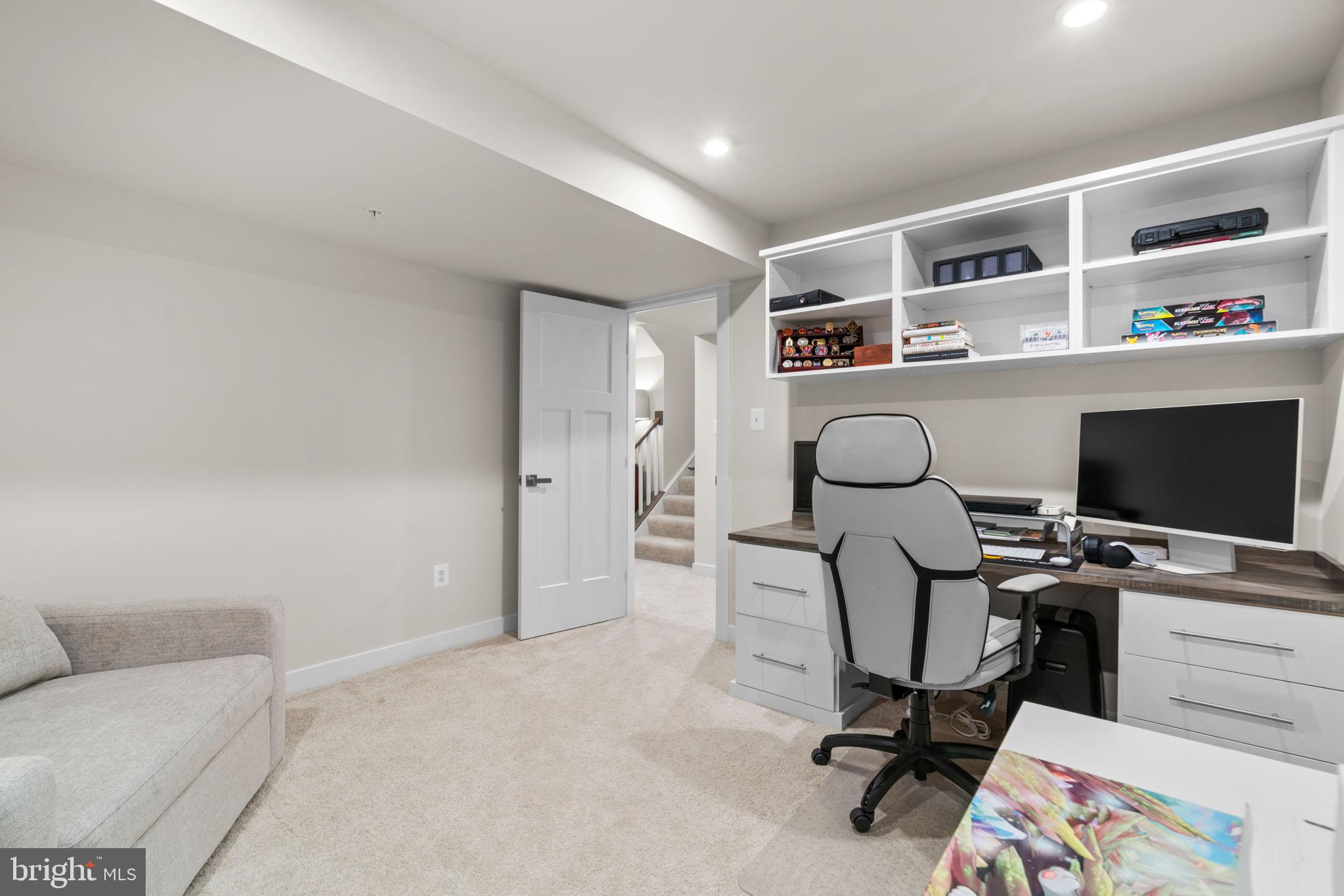 BELLE AIR TOWNHOMES - Residential