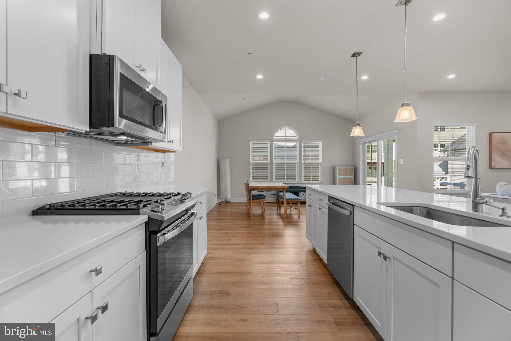 BELLE AIR TOWNHOMES - Residential