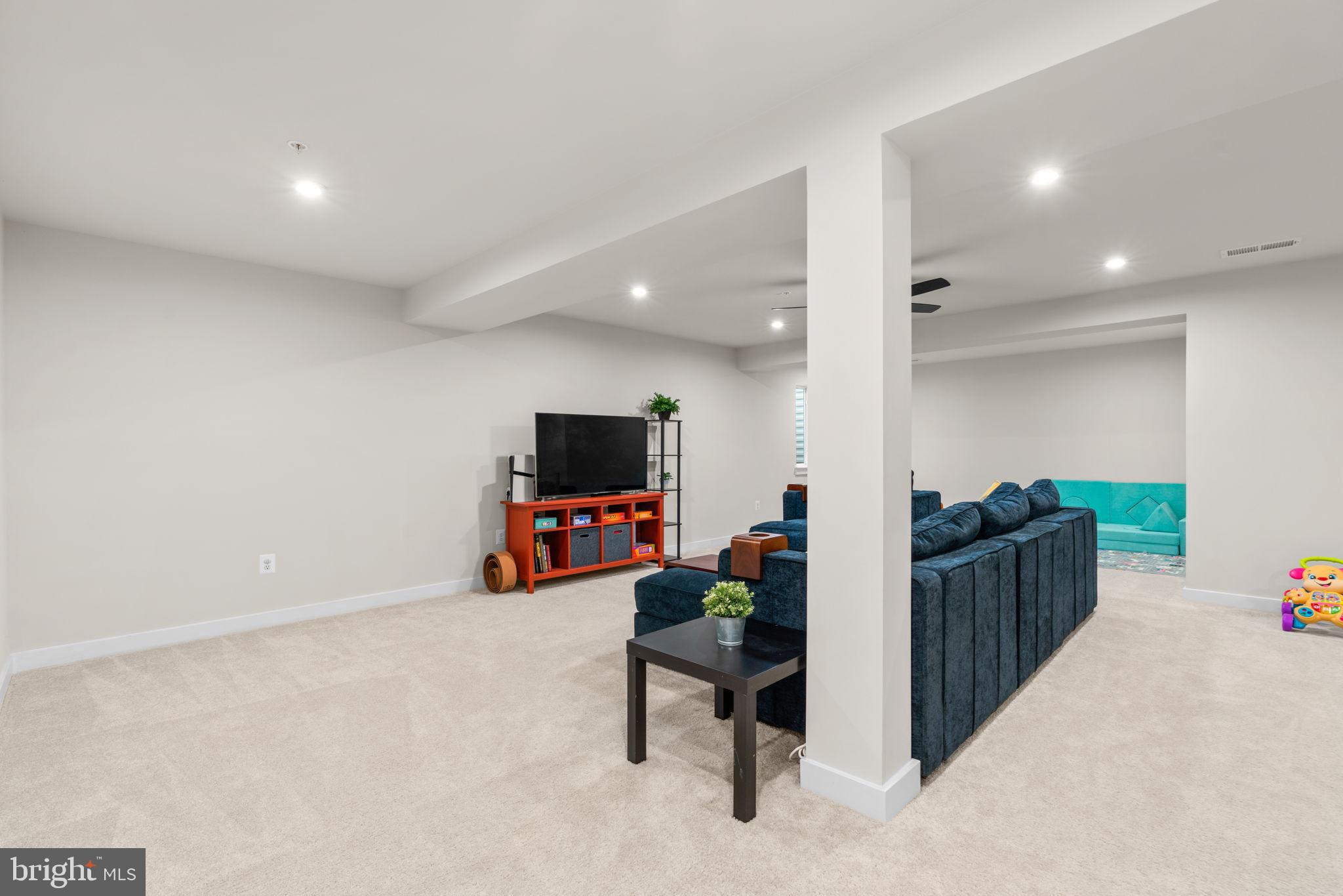 BELLE AIR TOWNHOMES - Residential