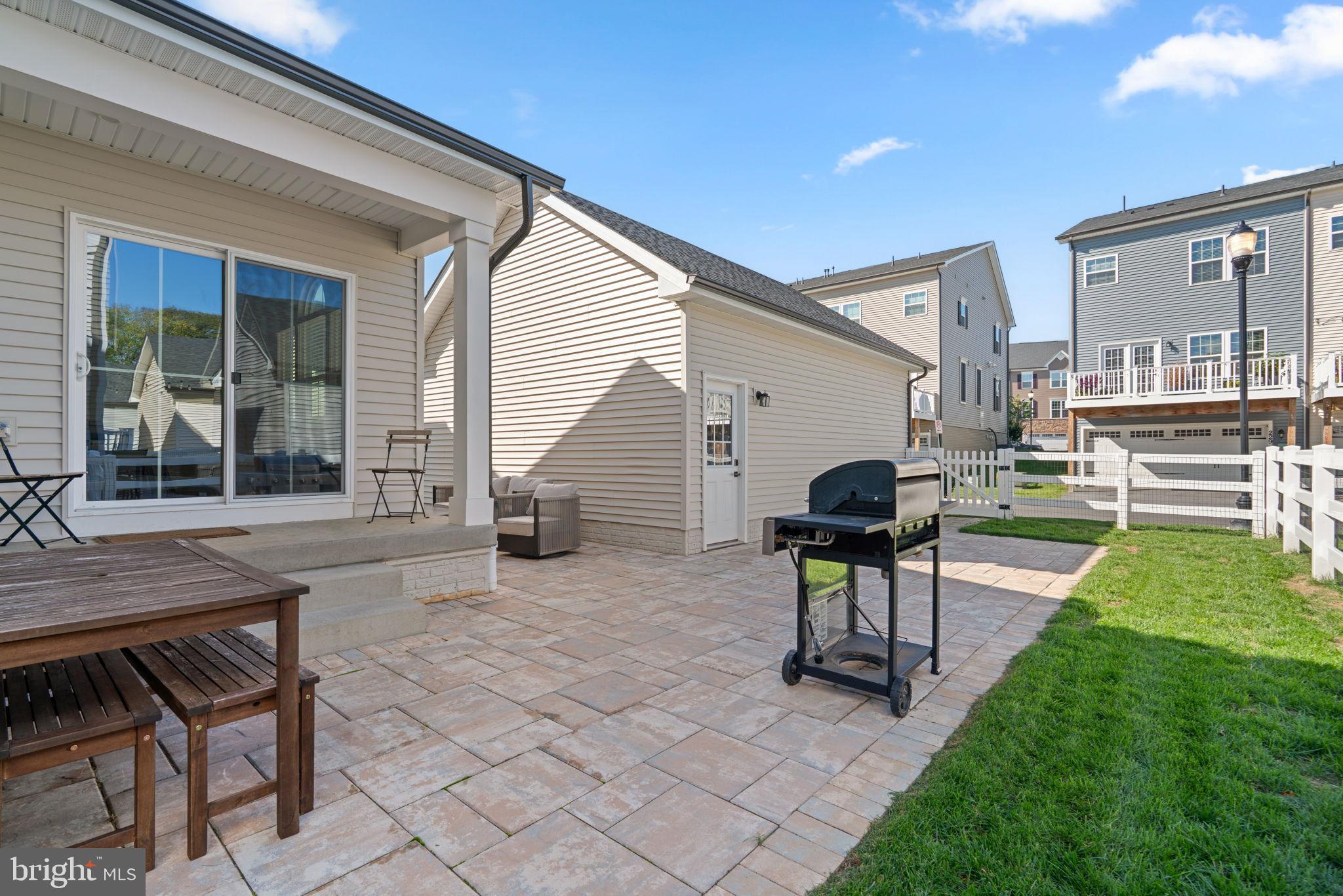 BELLE AIR TOWNHOMES - Residential