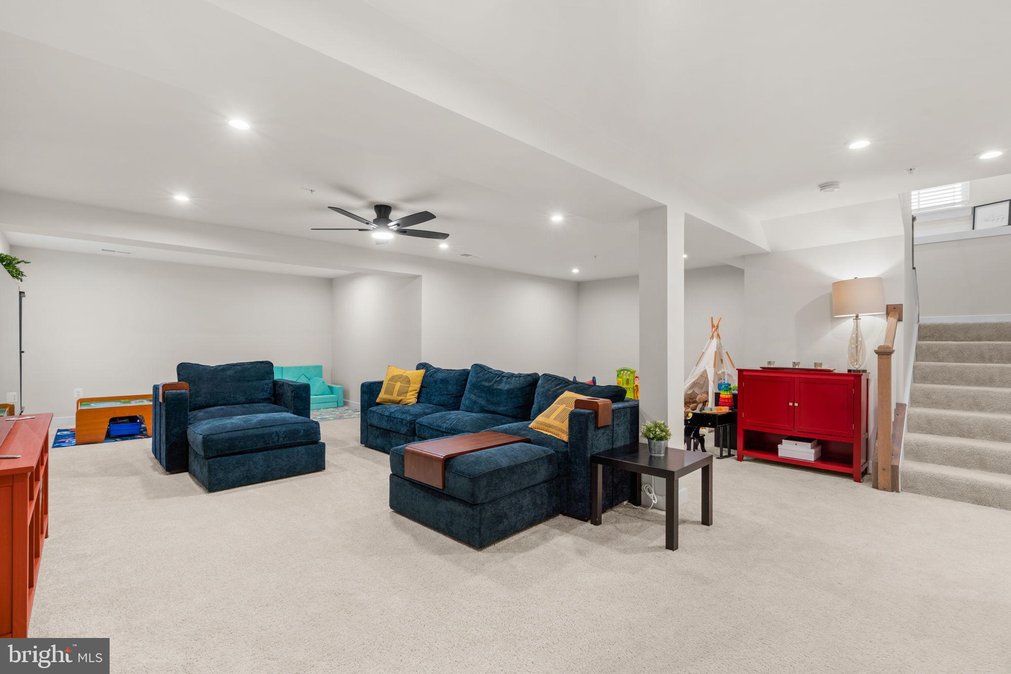 BELLE AIR TOWNHOMES - Residential