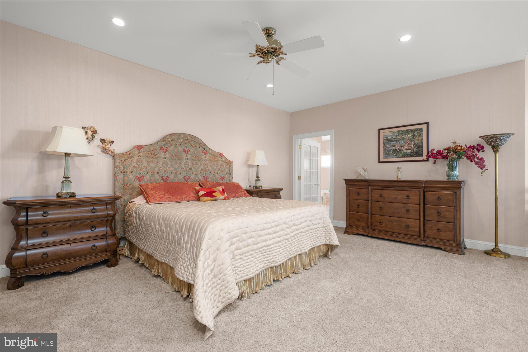 THE MANOR - Residential