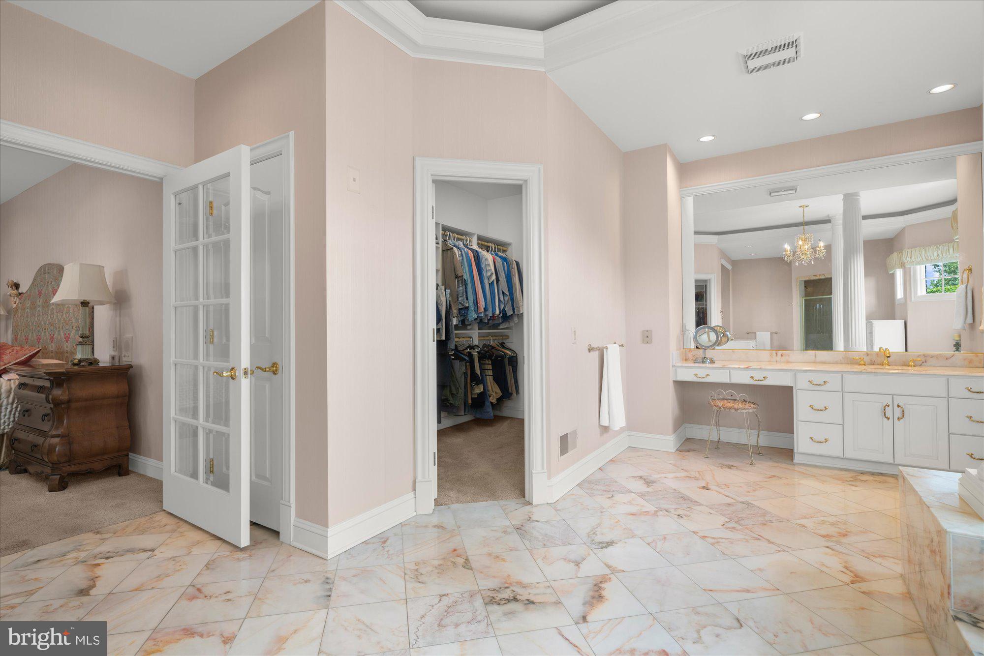 THE MANOR - Residential