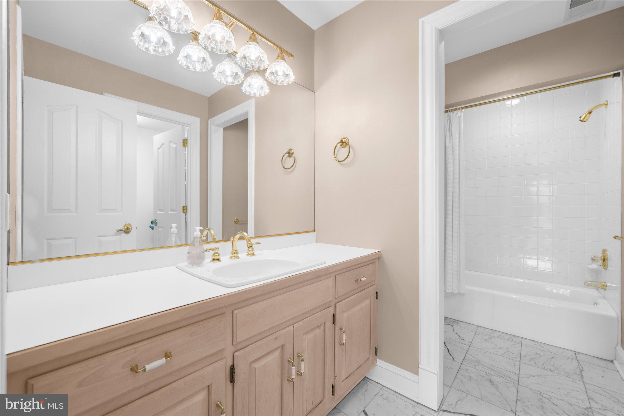 THE MANOR - Residential