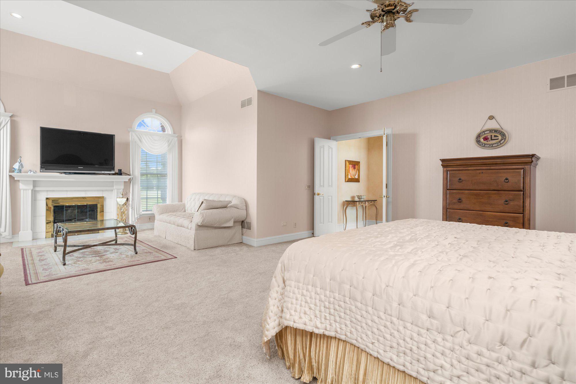 THE MANOR - Residential