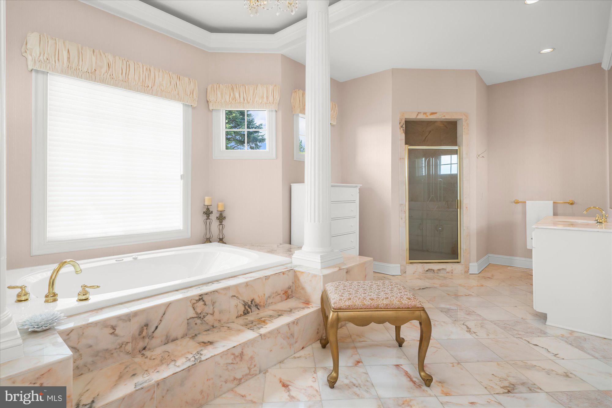 THE MANOR - Residential