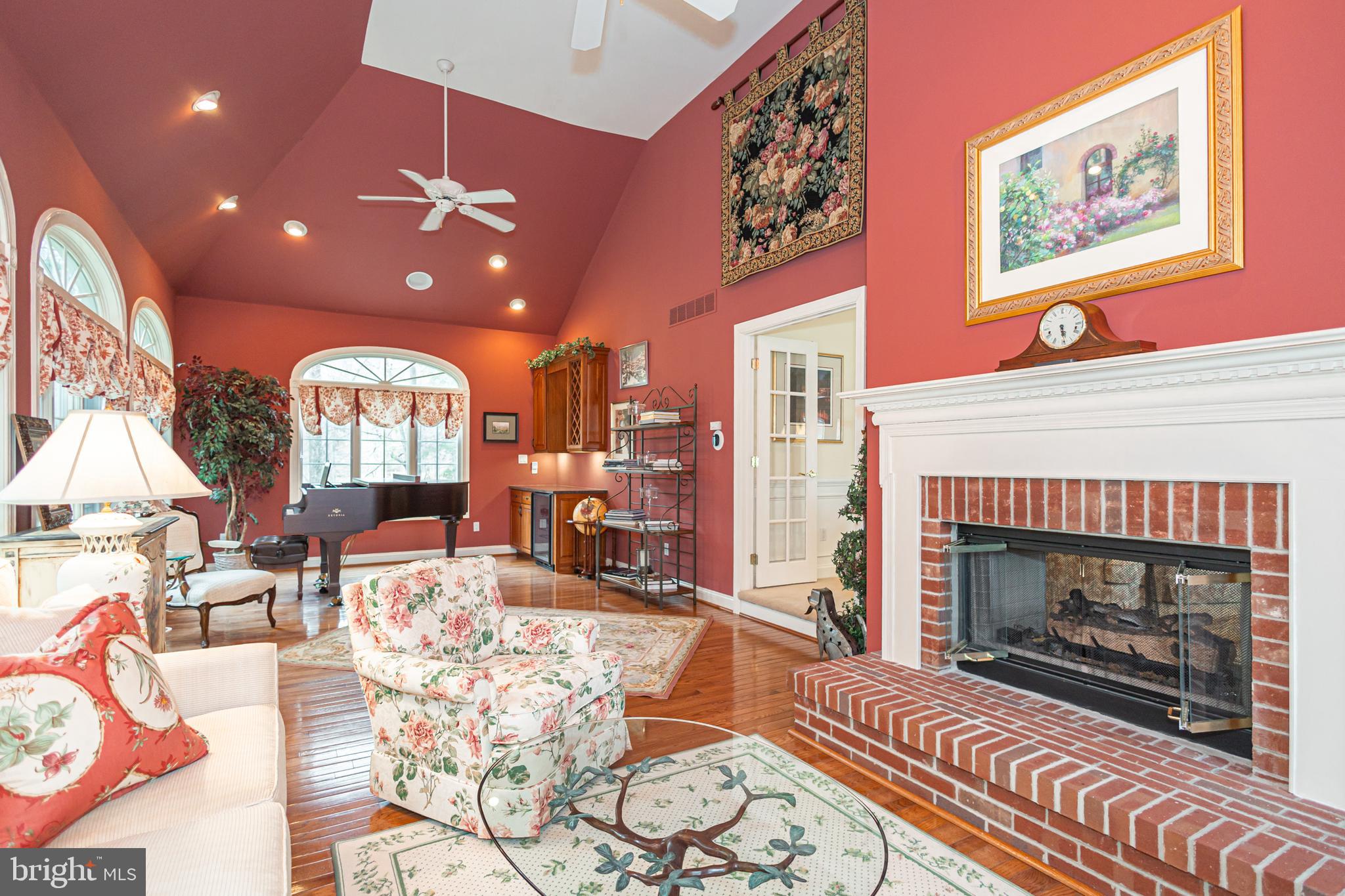 RIVER CROSSING - Residential