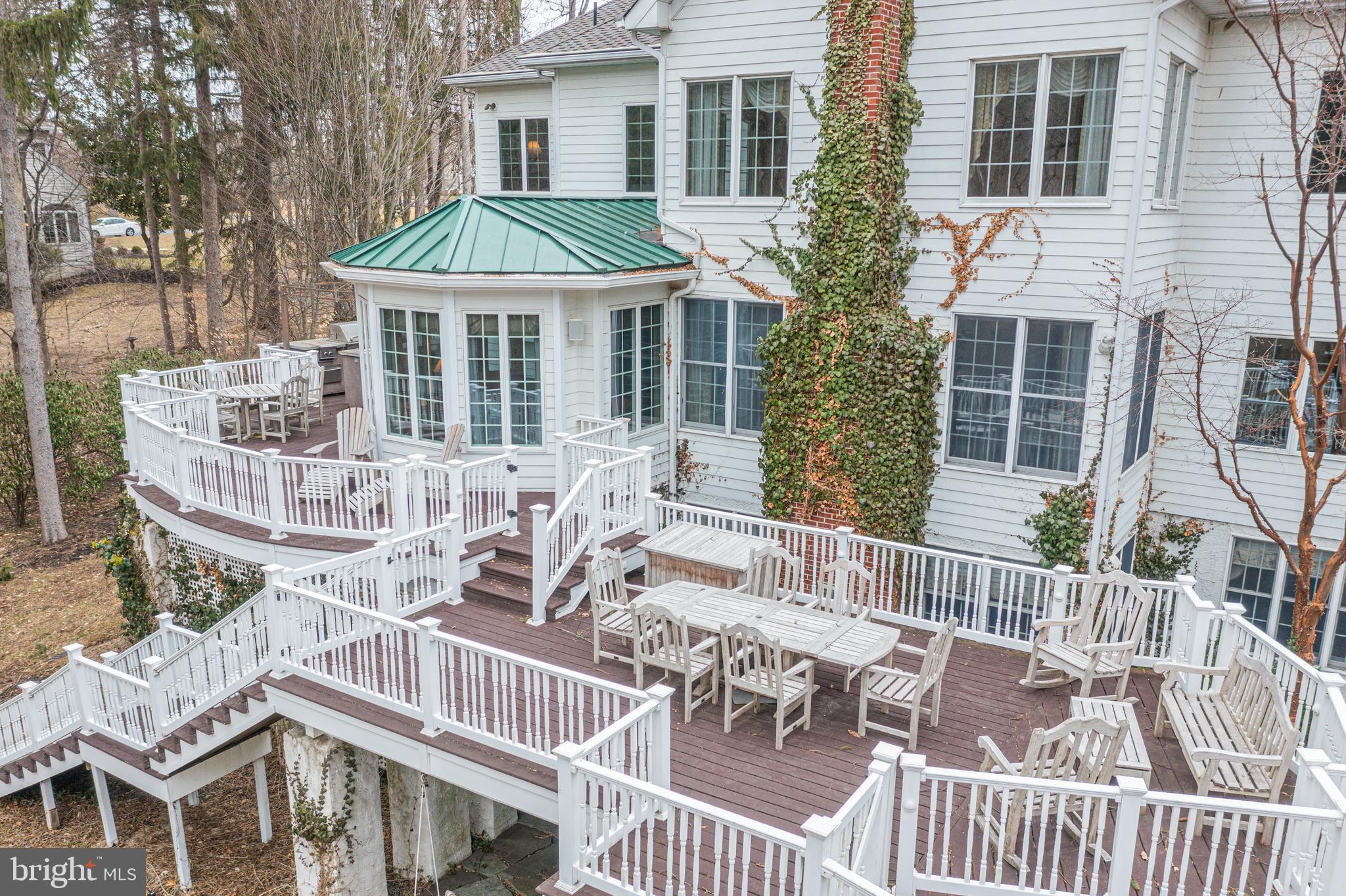 RIVER CROSSING - Residential