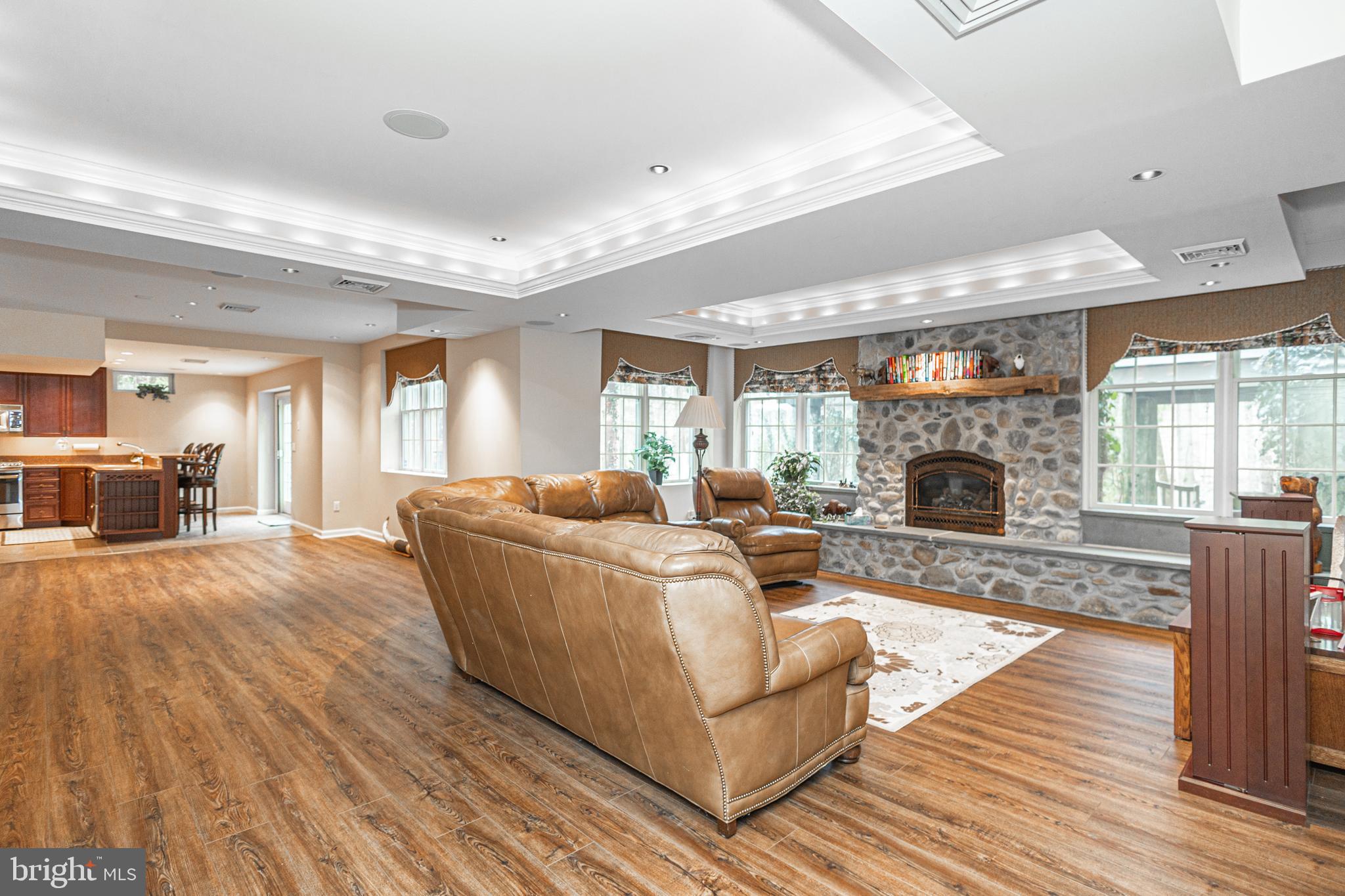 RIVER CROSSING - Residential