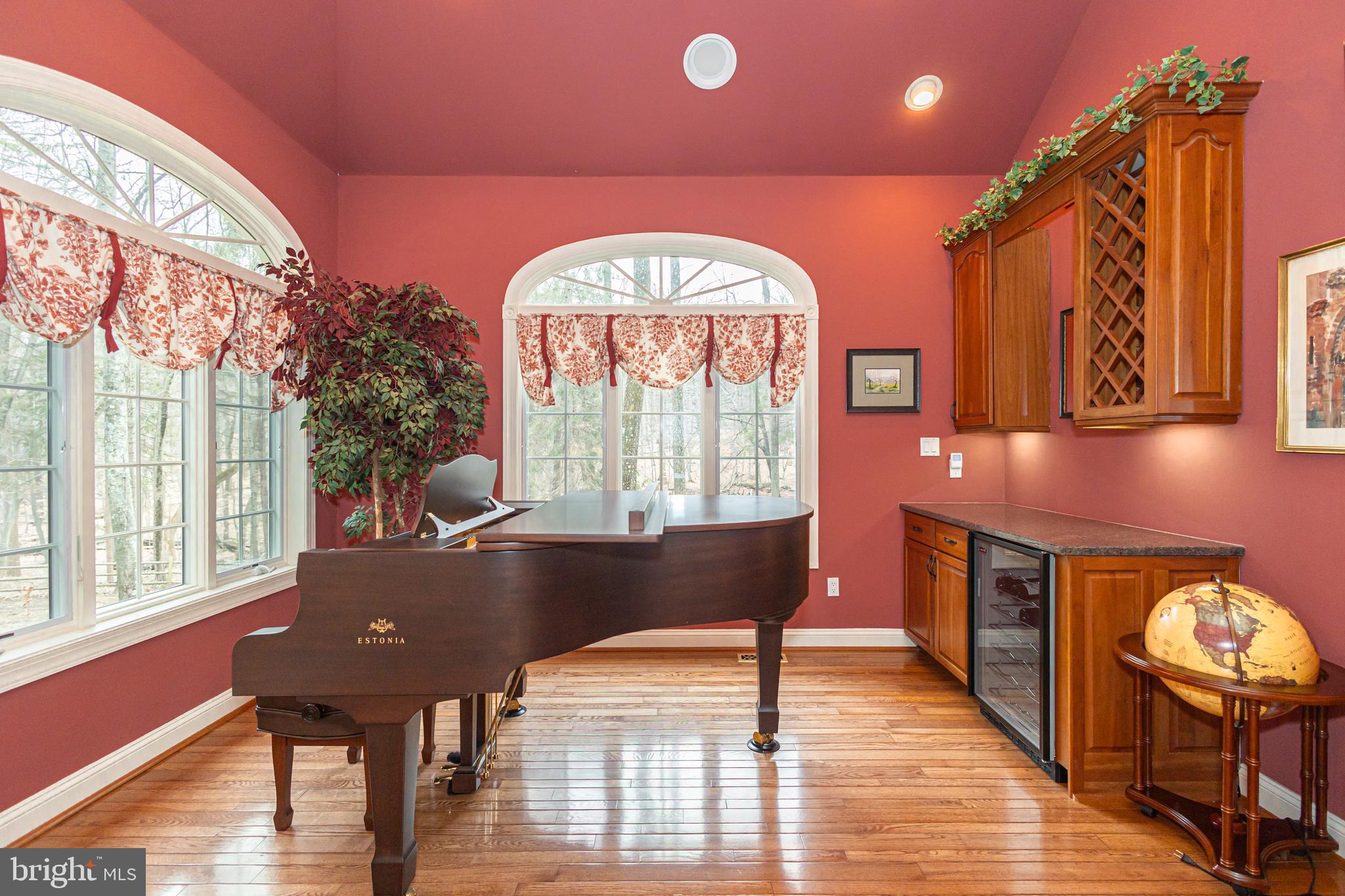 RIVER CROSSING - Residential