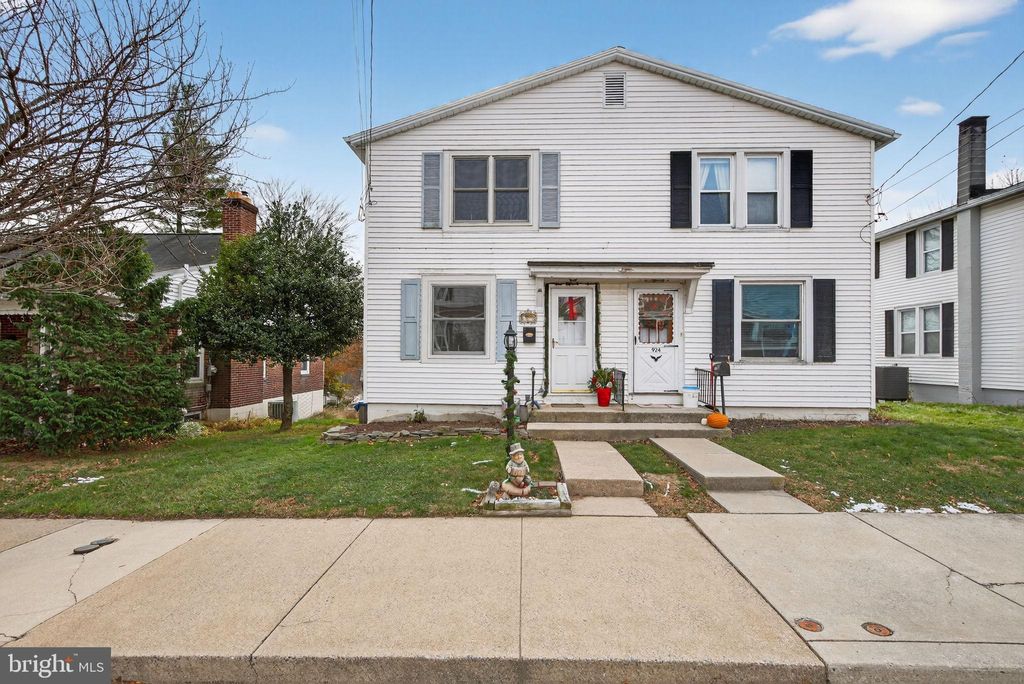 Photo of 926 Broad Street, AKRON, PA 17501 (MLS # PALA2080504)
