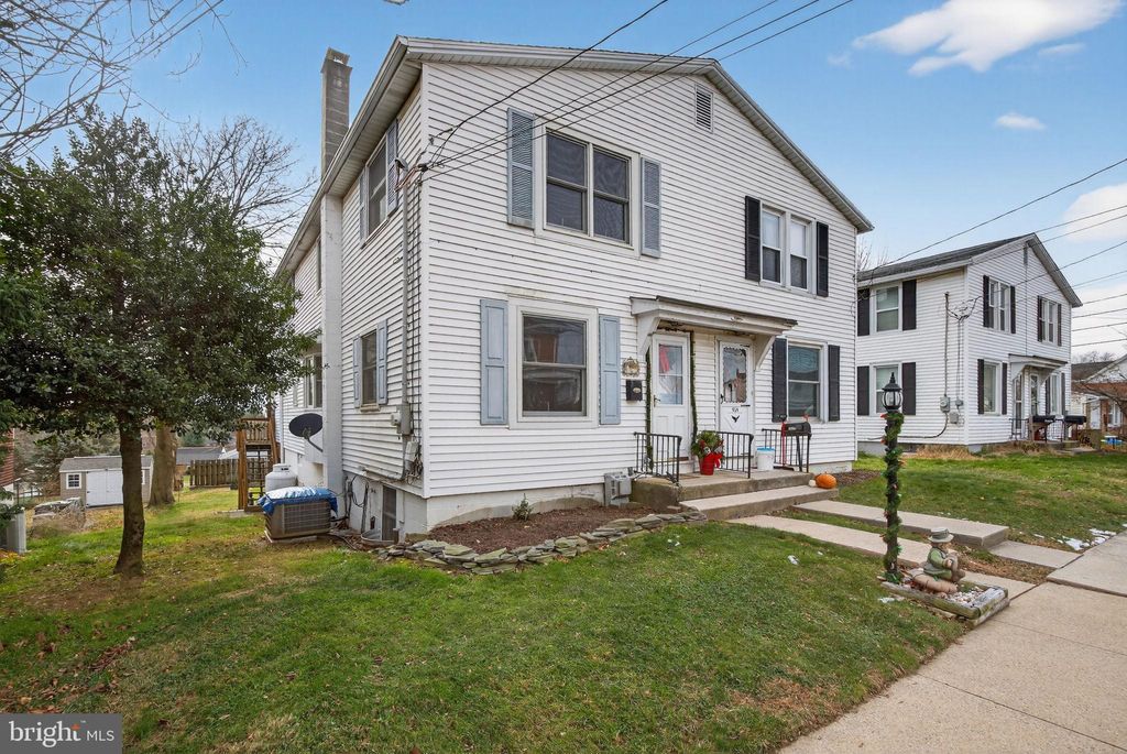 Photo of 926 Broad Street, AKRON, PA 17501 (MLS # PALA2080504)