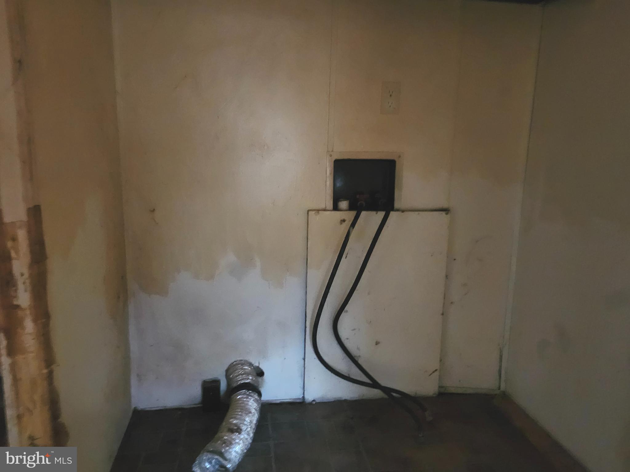 TOWN HILL RANCHES - Land