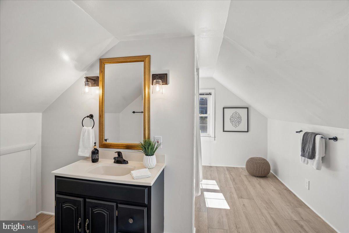 MANHATTAN BEACH - Residential