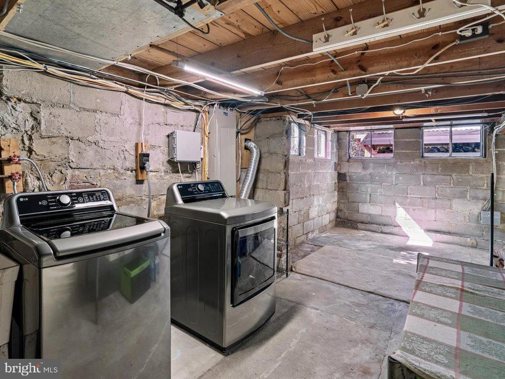 MANHATTAN BEACH - Residential