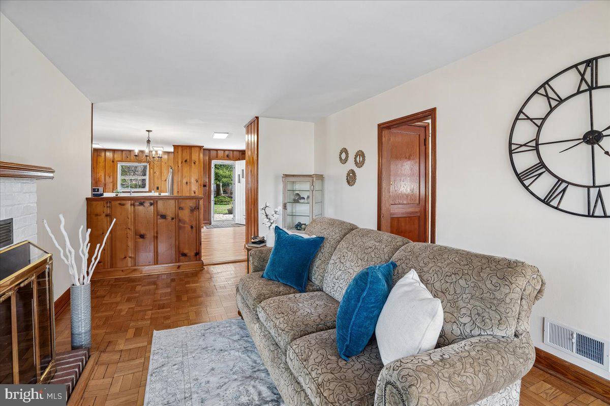 MANHATTAN BEACH - Residential