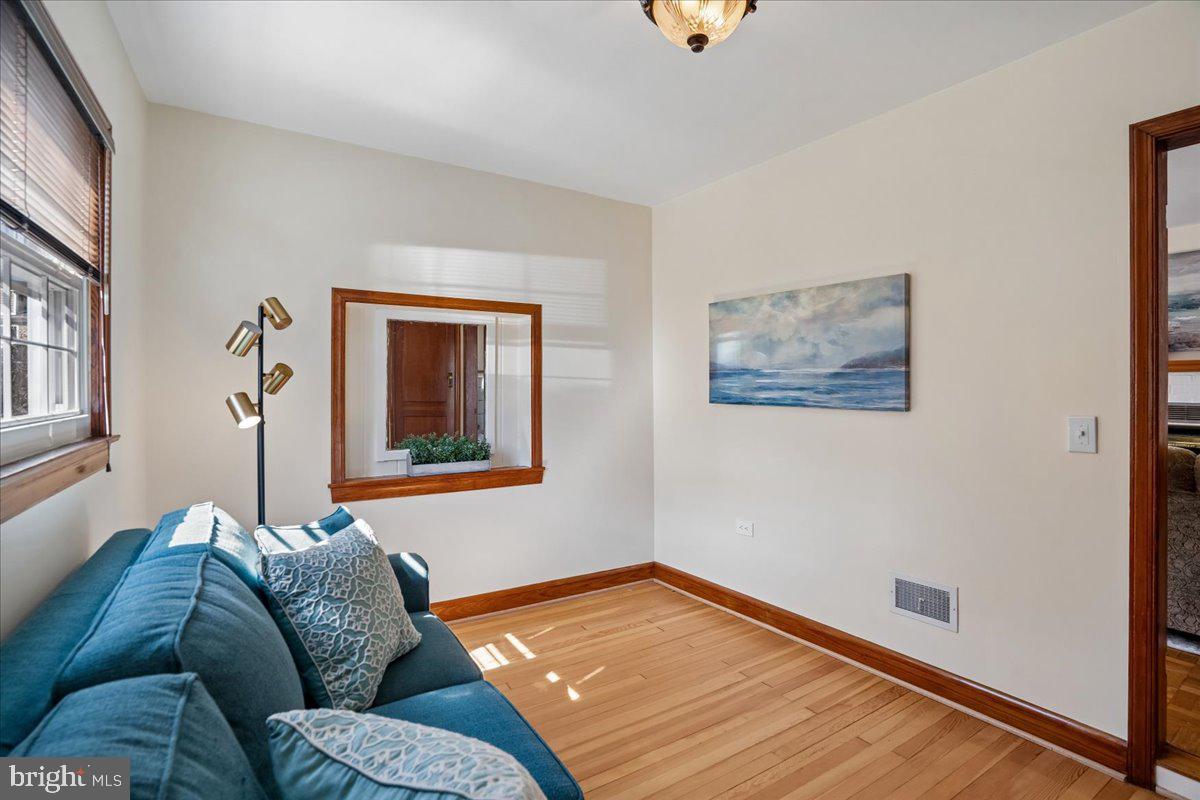 MANHATTAN BEACH - Residential