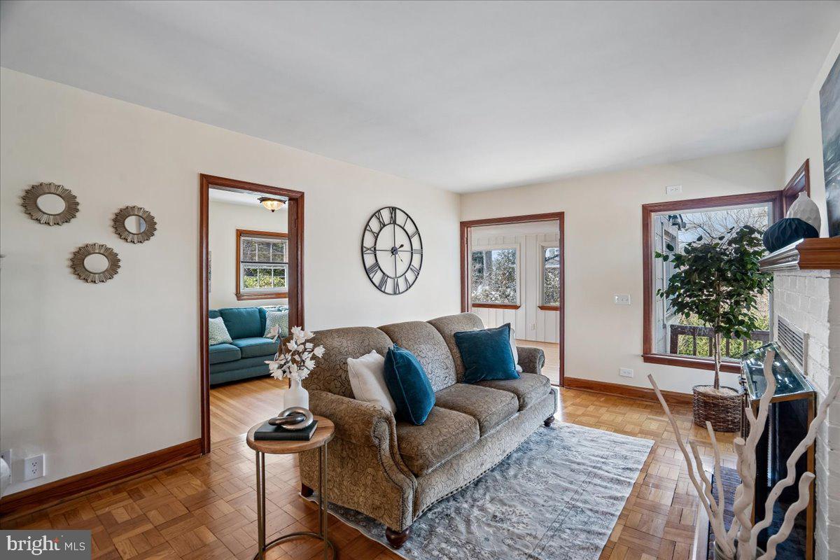 MANHATTAN BEACH - Residential