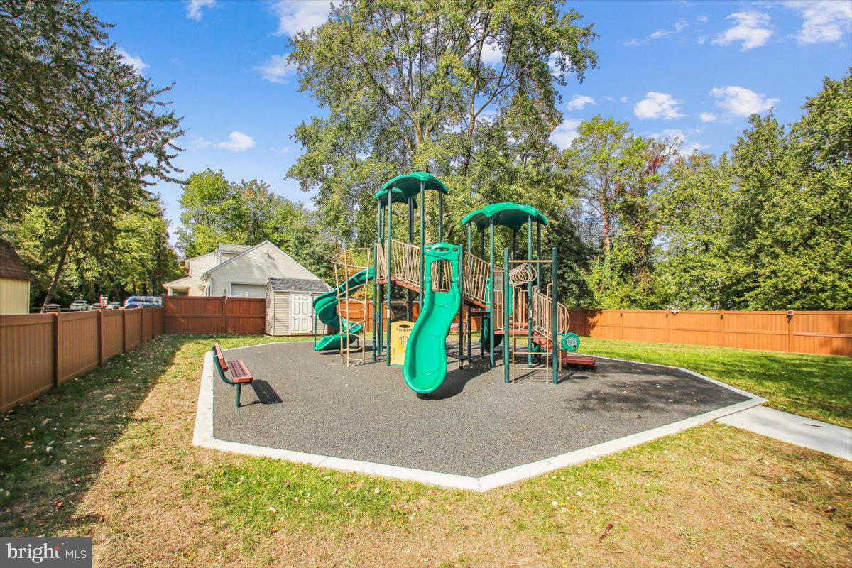 MANHATTAN BEACH - Residential