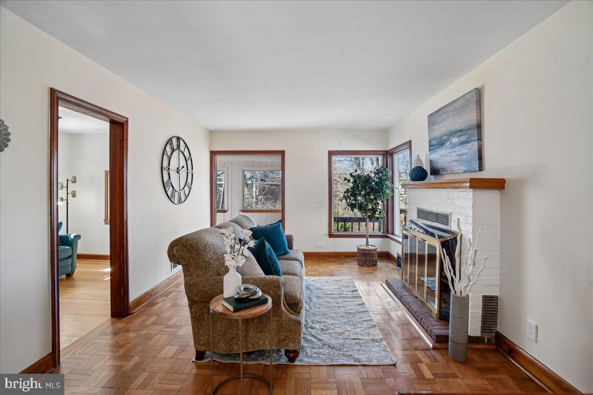 MANHATTAN BEACH - Residential