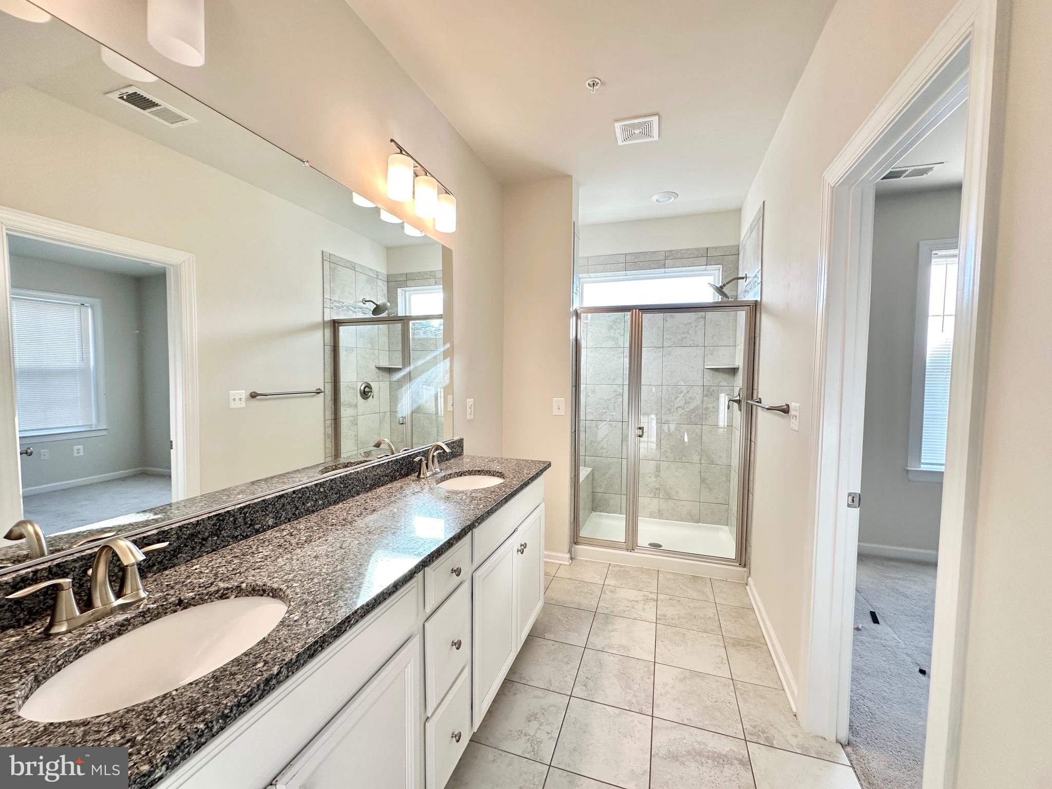 COLLEGE PARK - Residential Lease