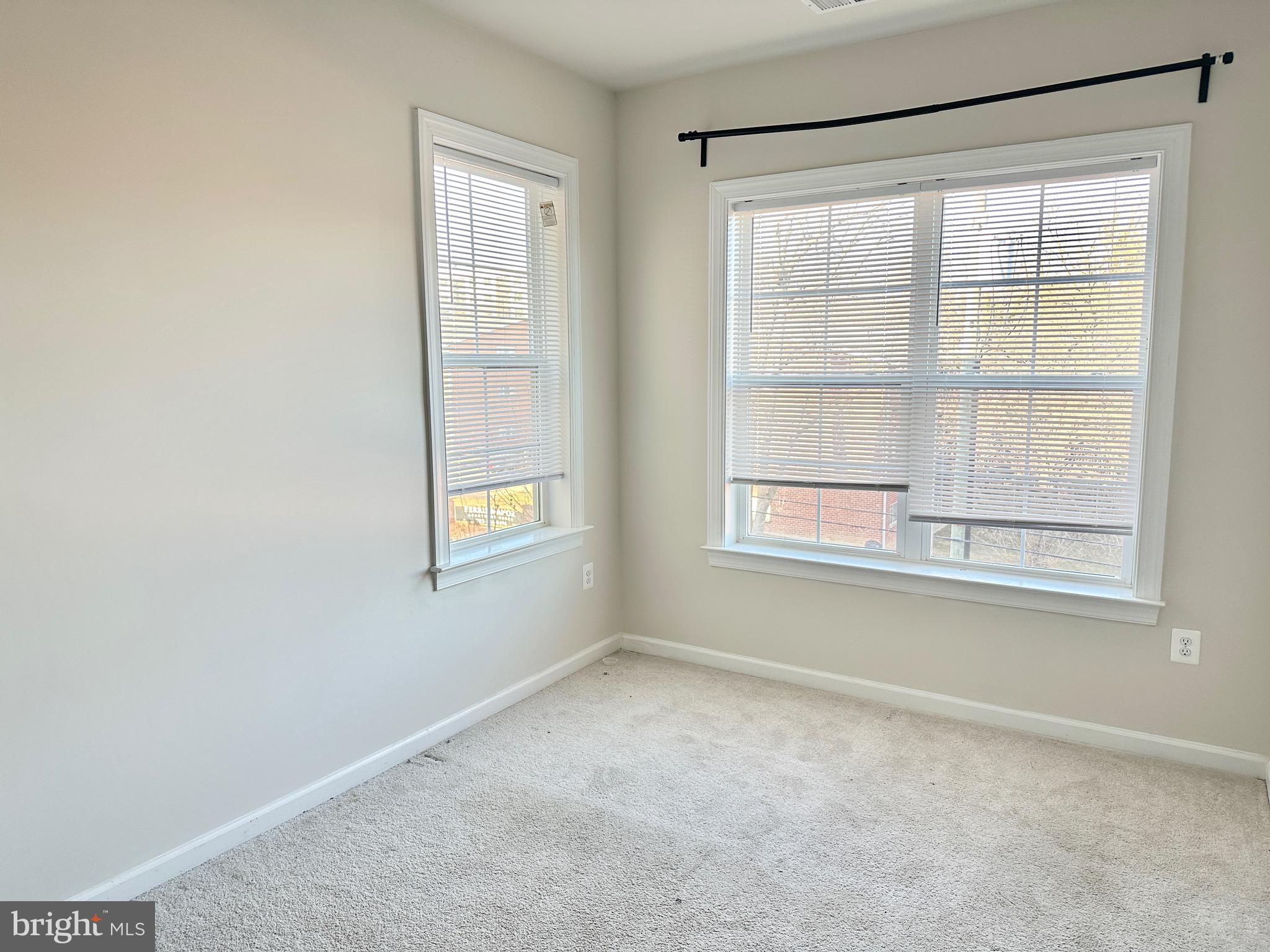 COLLEGE PARK - Residential Lease