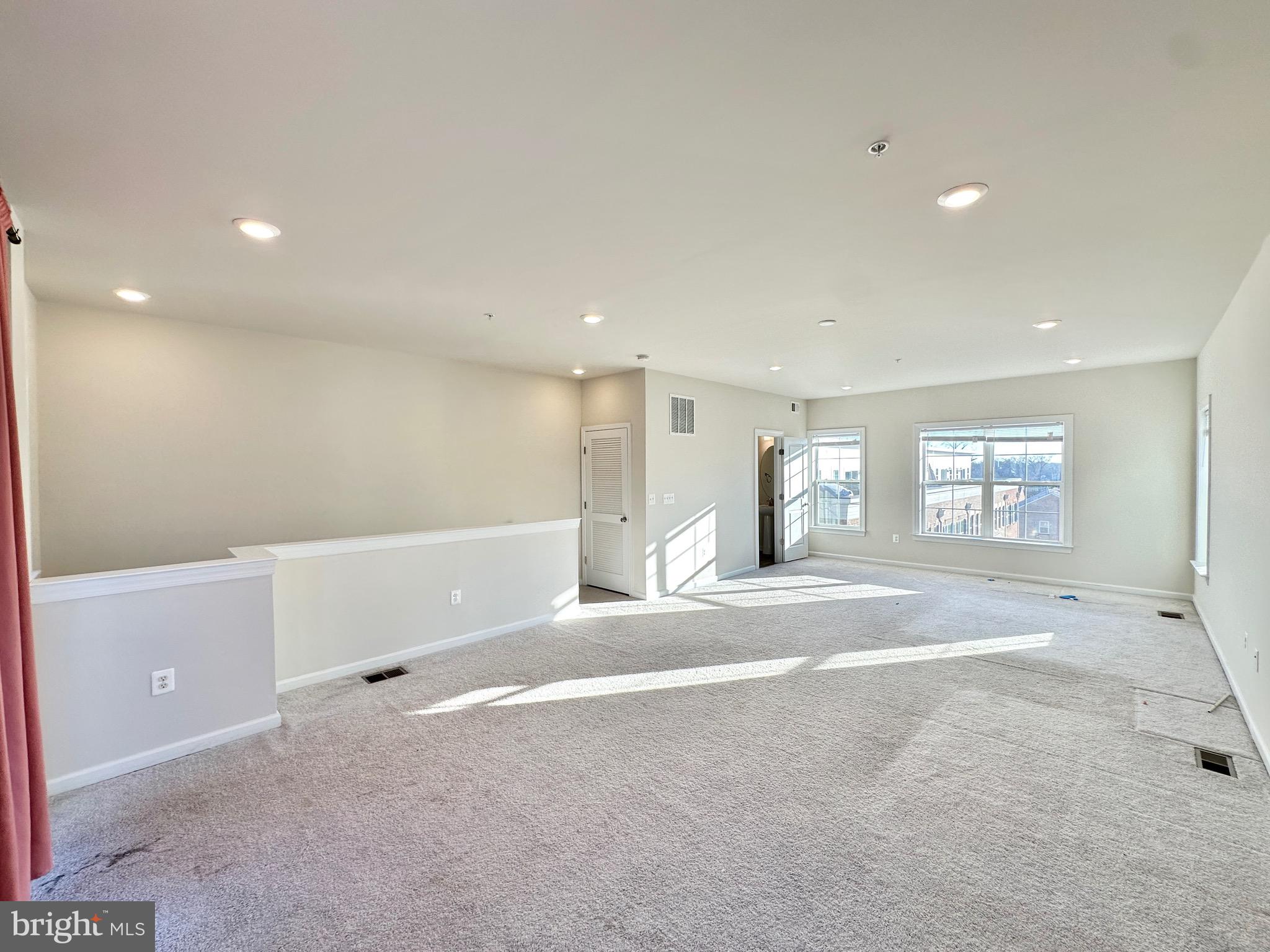 COLLEGE PARK - Residential Lease