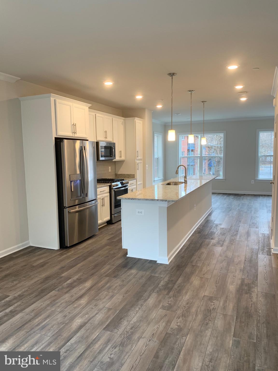 COLLEGE PARK - Residential Lease