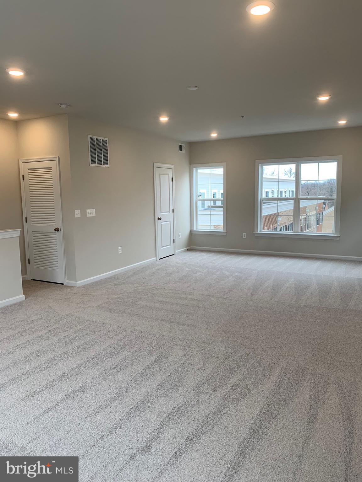 COLLEGE PARK - Residential Lease