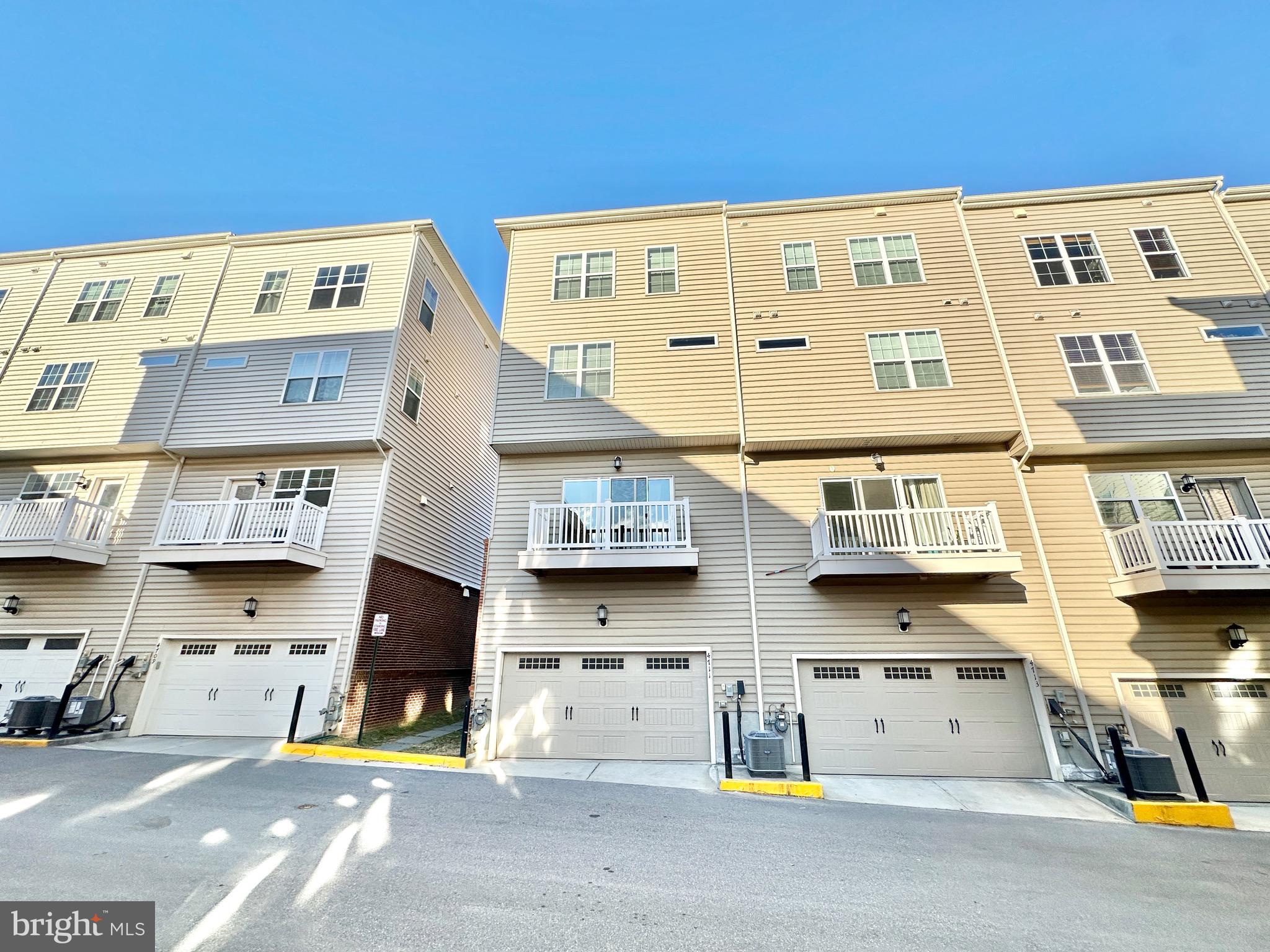 COLLEGE PARK - Residential Lease