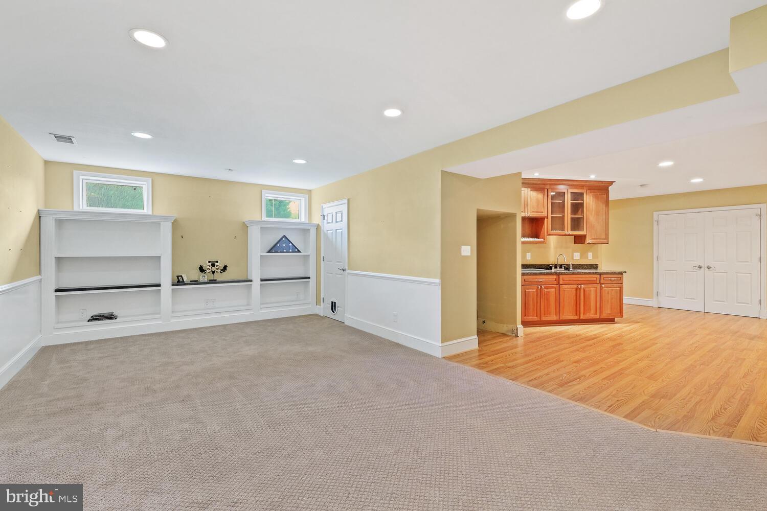 MOUNTAIN VIEW ESTATES - Residential