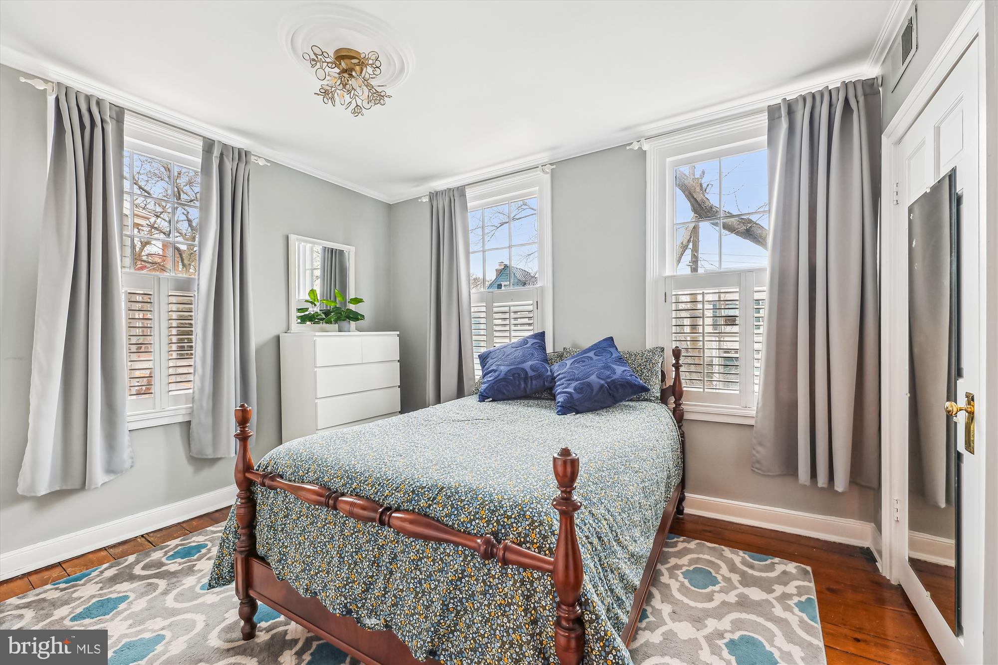 OLD TOWN ALEXANDRIA - Residential