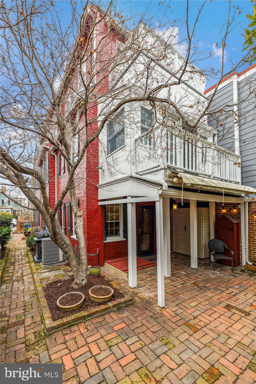 OLD TOWN ALEXANDRIA - Residential