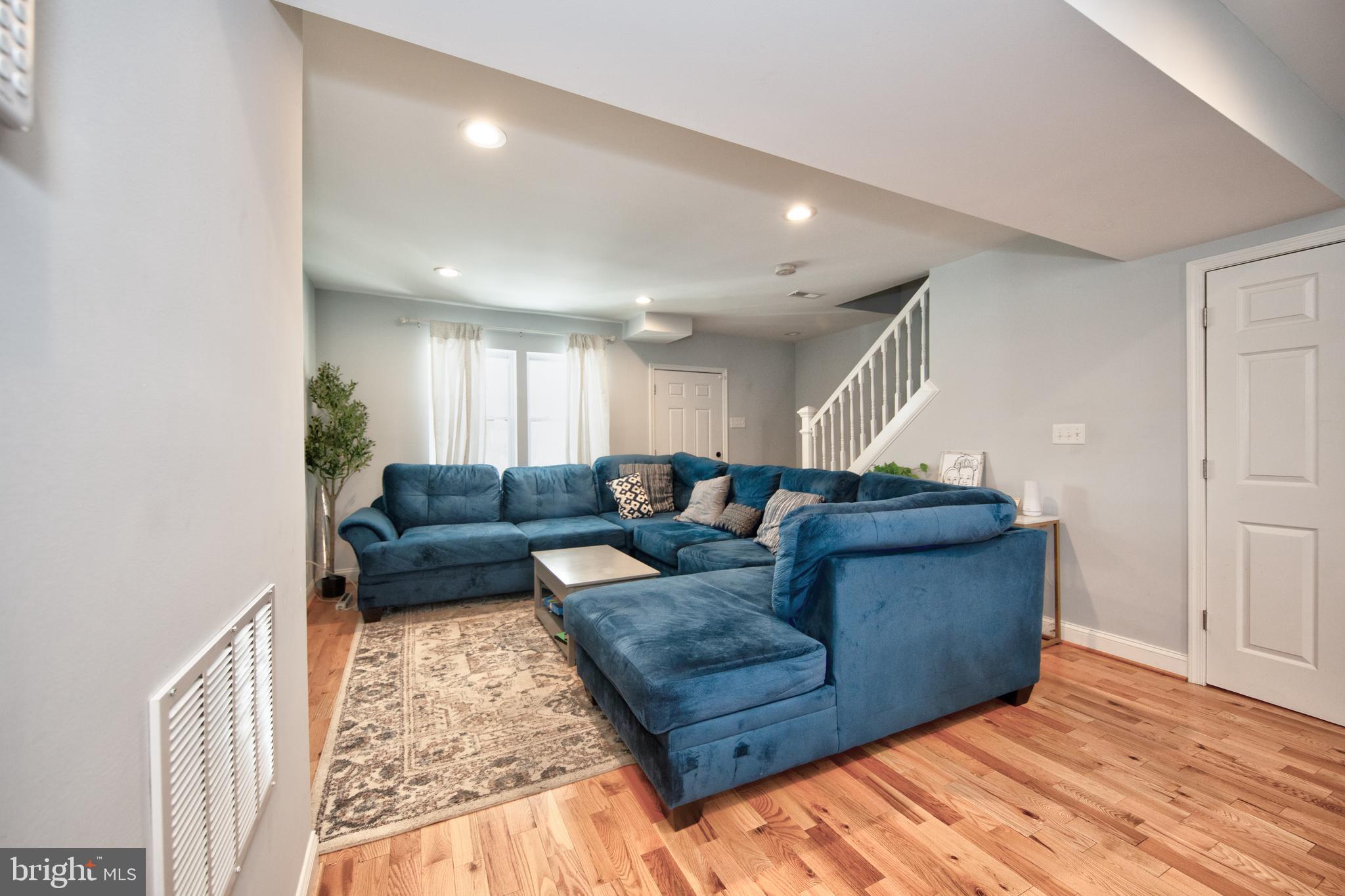 WINSTON GOVANS - Residential