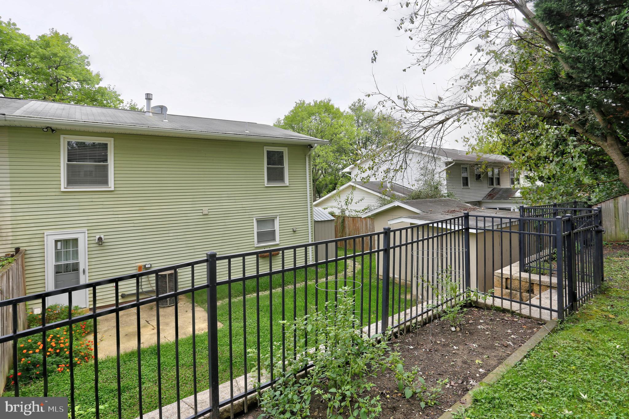 MAPLE RIDGE - Residential Lease