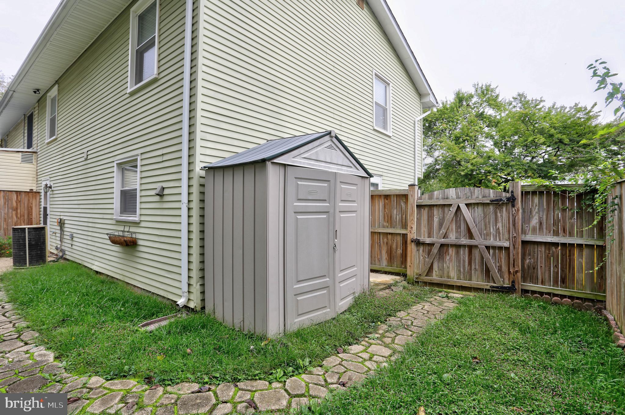 MAPLE RIDGE - Residential Lease