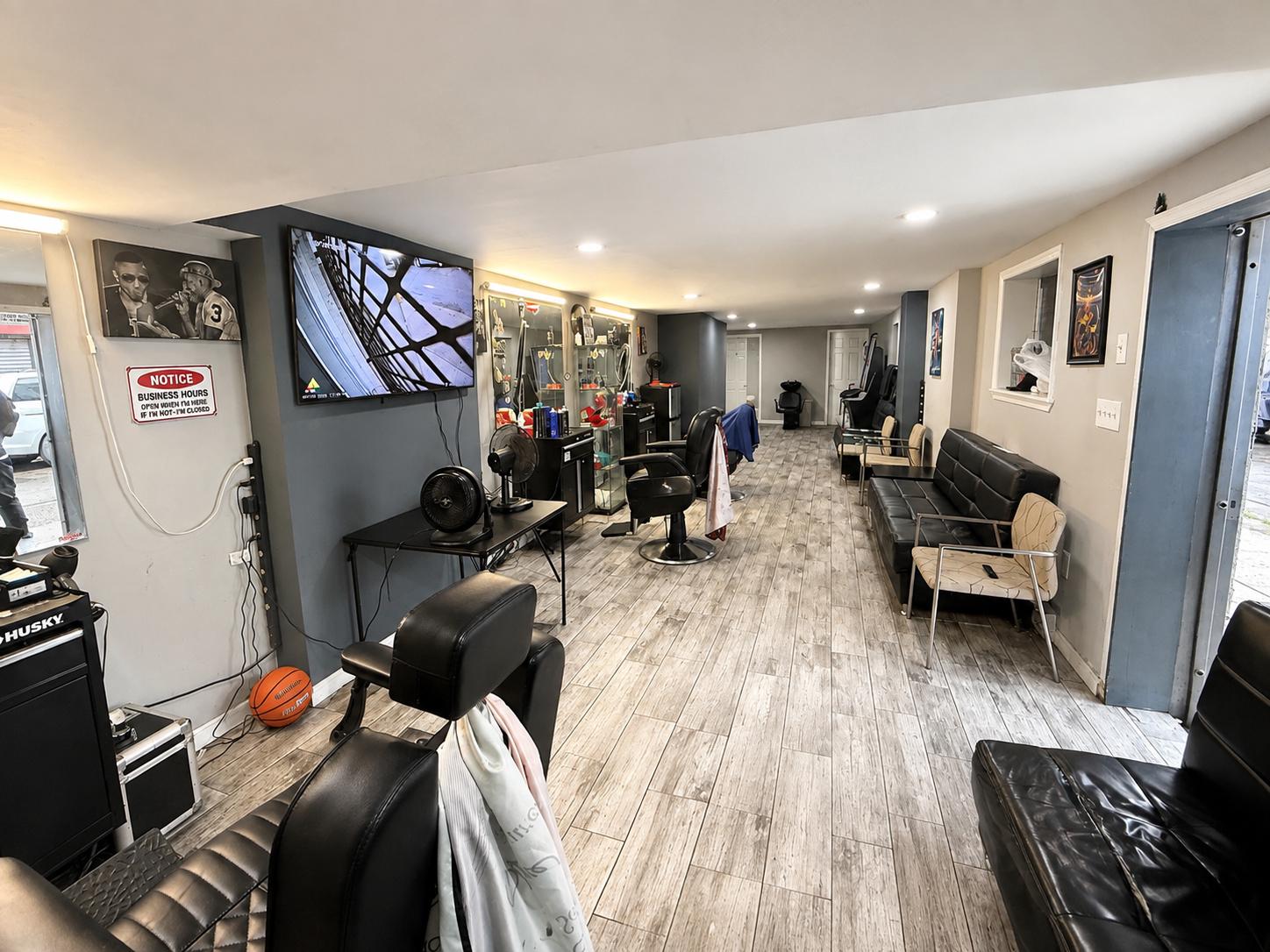 1537 E LUZERNE