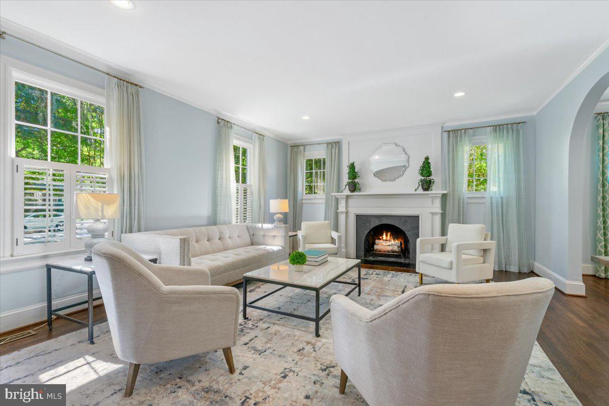 CHEVY CHASE VILLAGE - Residential