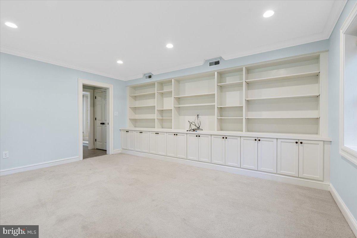 CHEVY CHASE VILLAGE - Residential