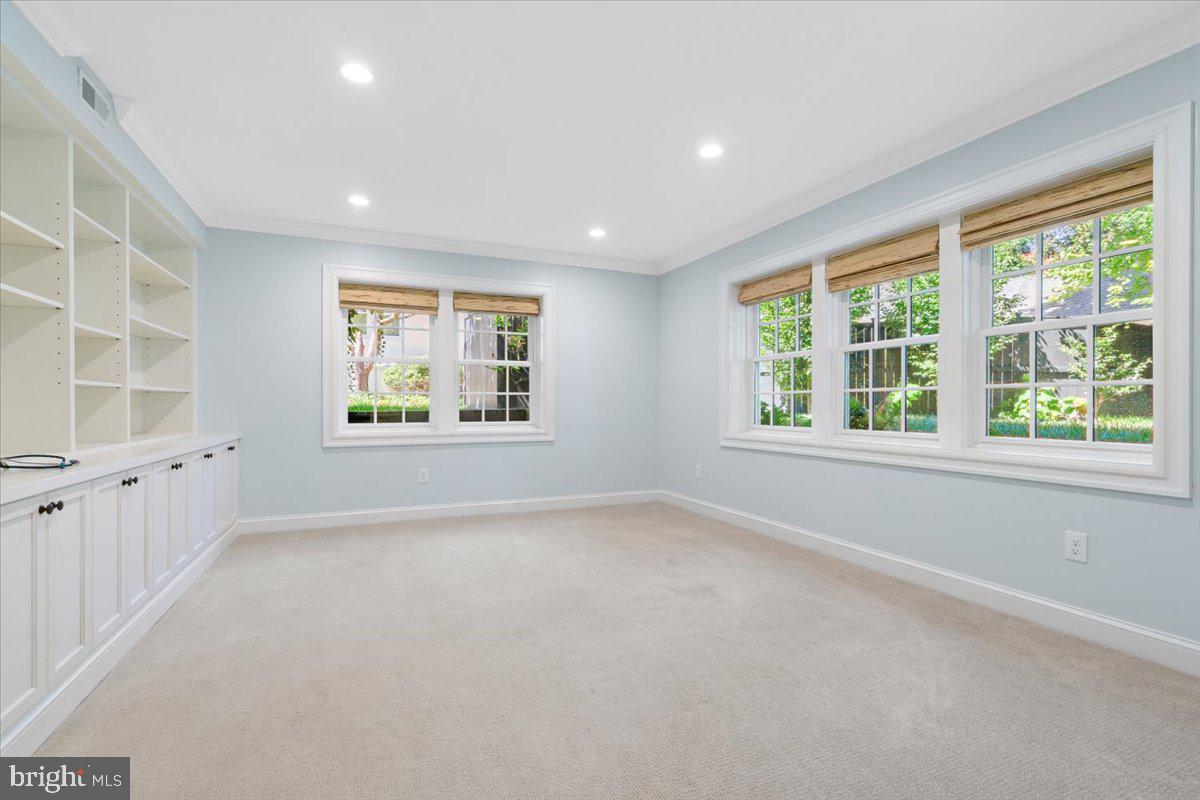 CHEVY CHASE VILLAGE - Residential