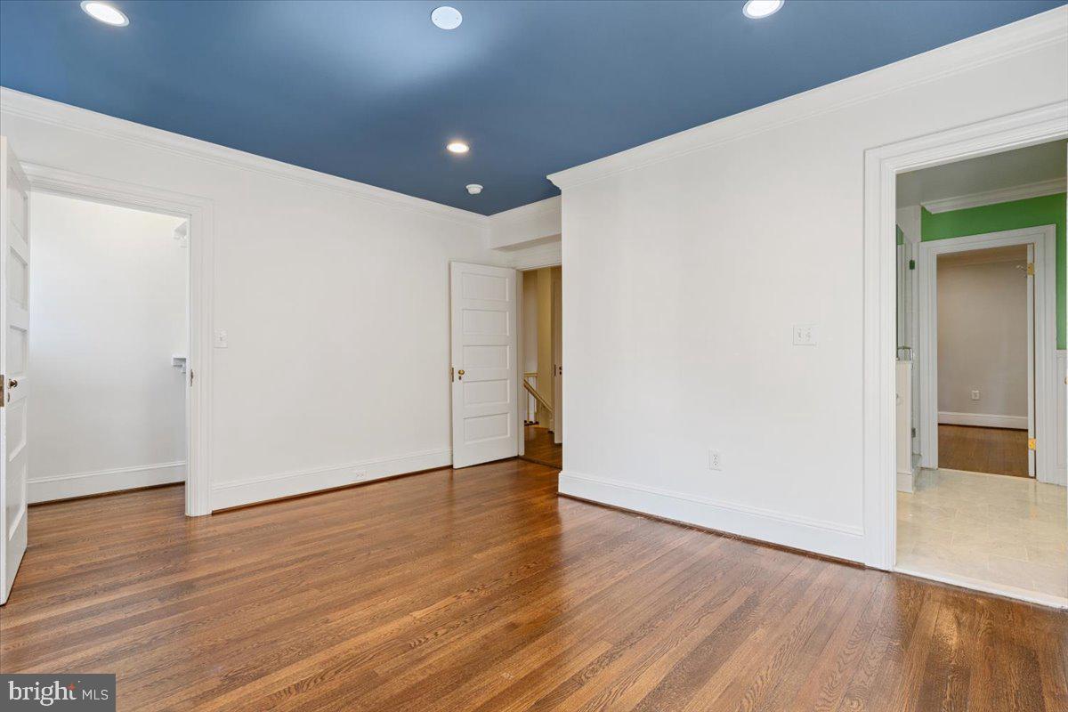 CHEVY CHASE VILLAGE - Residential