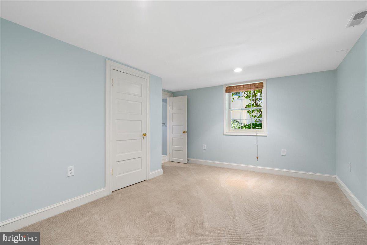 CHEVY CHASE VILLAGE - Residential