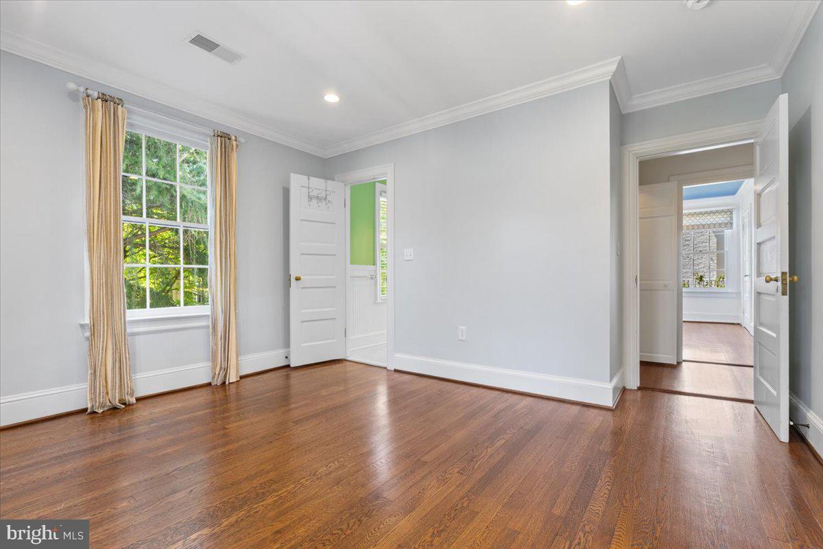 CHEVY CHASE VILLAGE - Residential