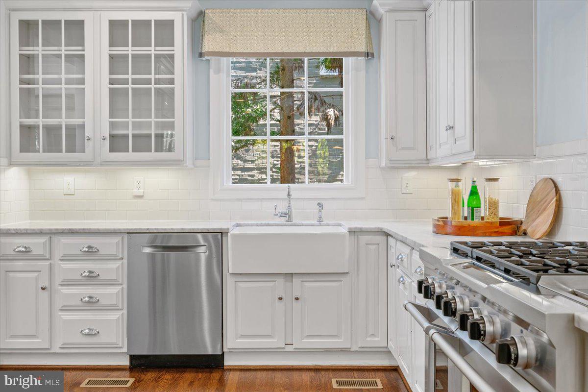 CHEVY CHASE VILLAGE - Residential