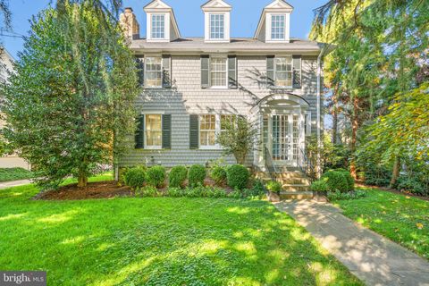 Photo of 31 Quincy Street, CHEVY CHASE, MD 20815 (MLS # MDMC2129116)